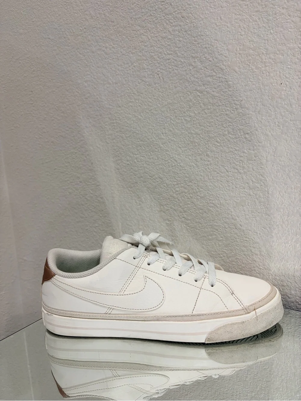 Nike White Low-Top Women's Sneakers with Stitch Swoosh